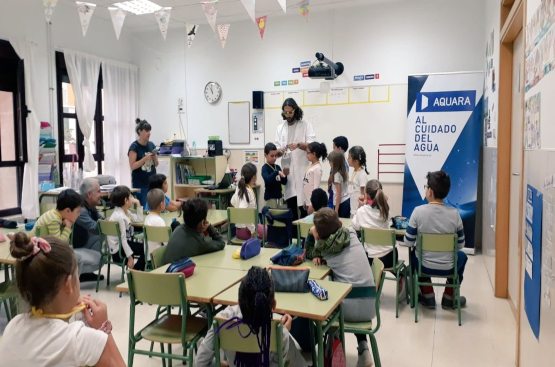Ir a la noticia Aquara celebra el Día Mundial de la Educación Ambiental contribuyendo al ODS 12 “Producción y Consumo Responsables” con Aqualogía